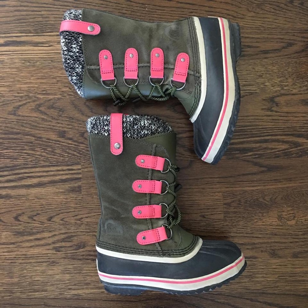 Girls size 2 Sorel Joan of Arctic Boots